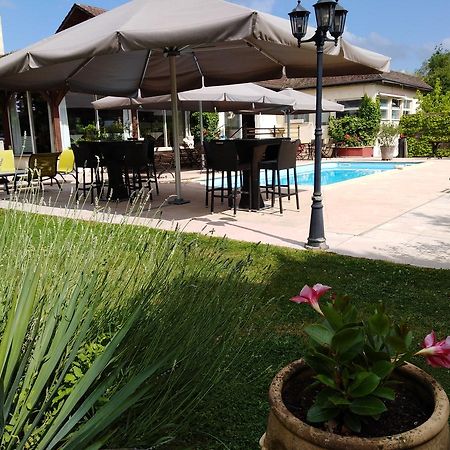 Hotel-Restaurant "La Gremelle" Ladoix-Serrigny Kültér fotó
