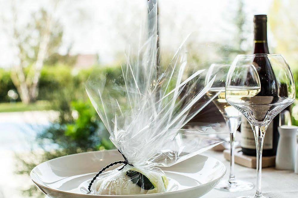 Hotel-Restaurant "La Gremelle" Ladoix-Serrigny Kültér fotó