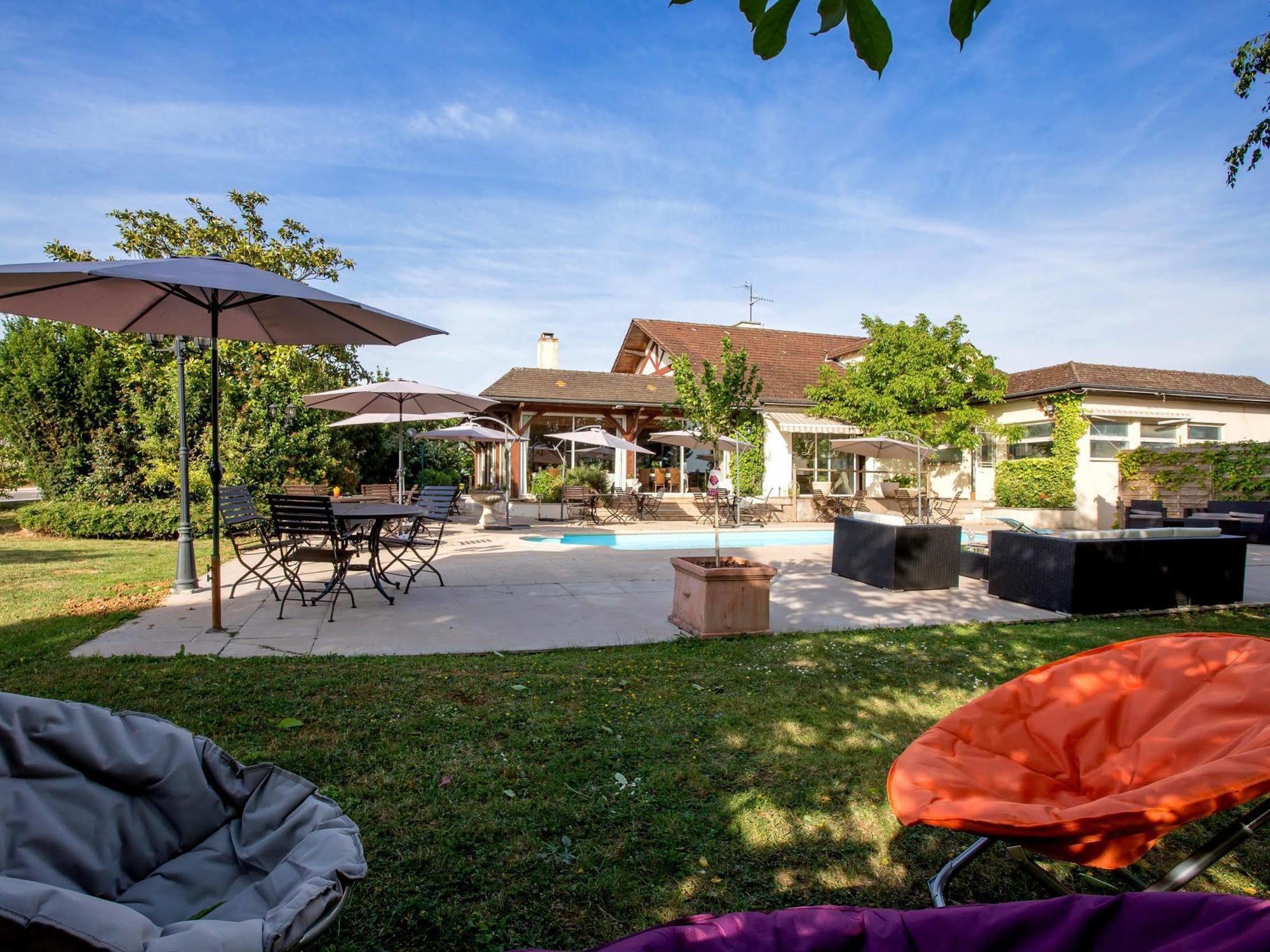 Hotel-Restaurant "La Gremelle" Ladoix-Serrigny Kültér fotó