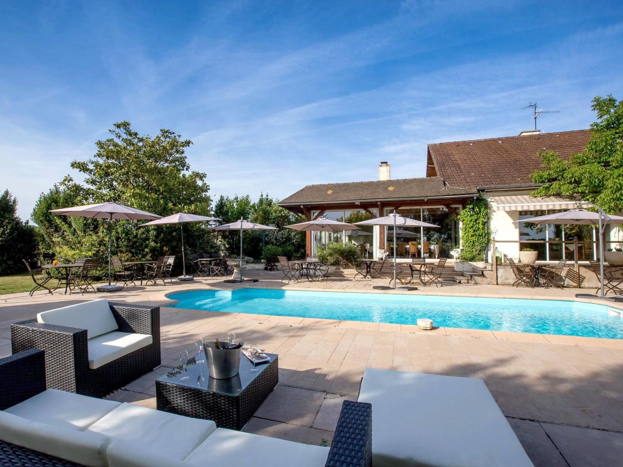 Hotel-Restaurant "La Gremelle" Ladoix-Serrigny Kültér fotó